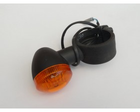 BLINKR PŘEDNÍ PRAVÝ ČERNÝ - 300 CL + PÉRÁK